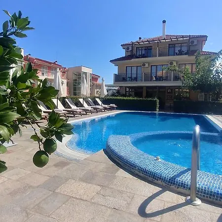 Family Muses Hotel